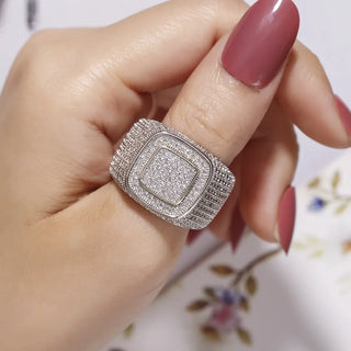 Anillo de lujo con micropavé de diamantes