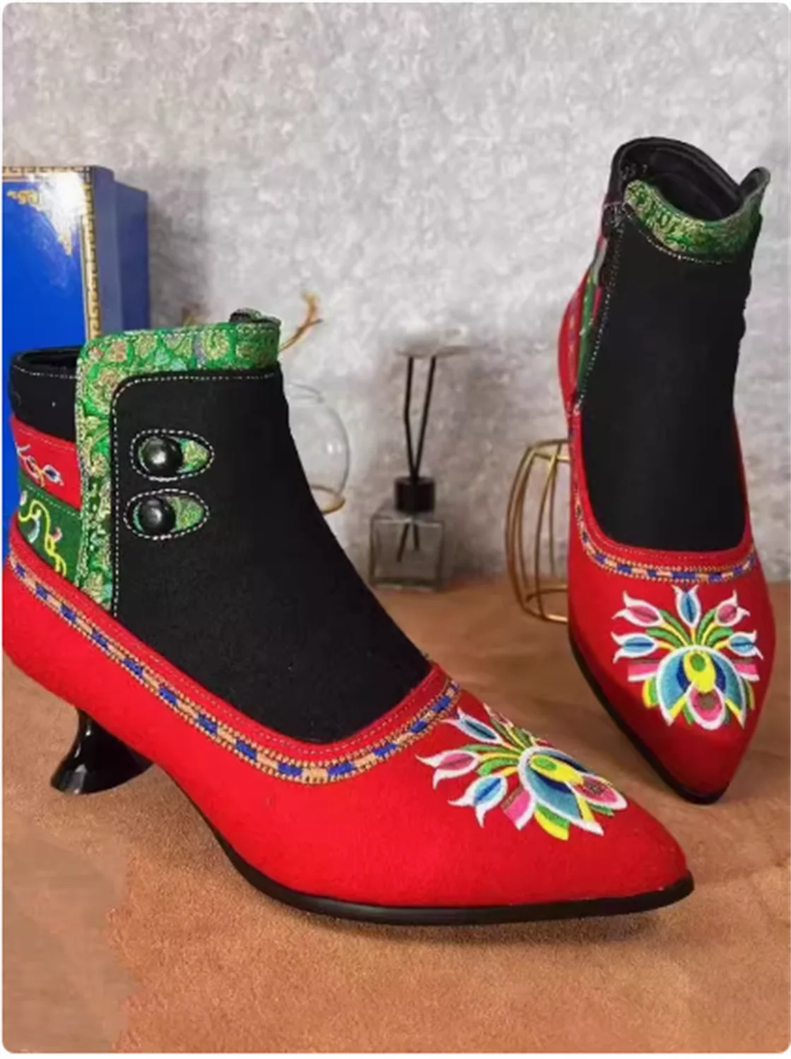 Versatile & Fashionable Ethnic Embroidered Shoes