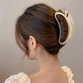 Pinza para el pelo grande elegante y transparente