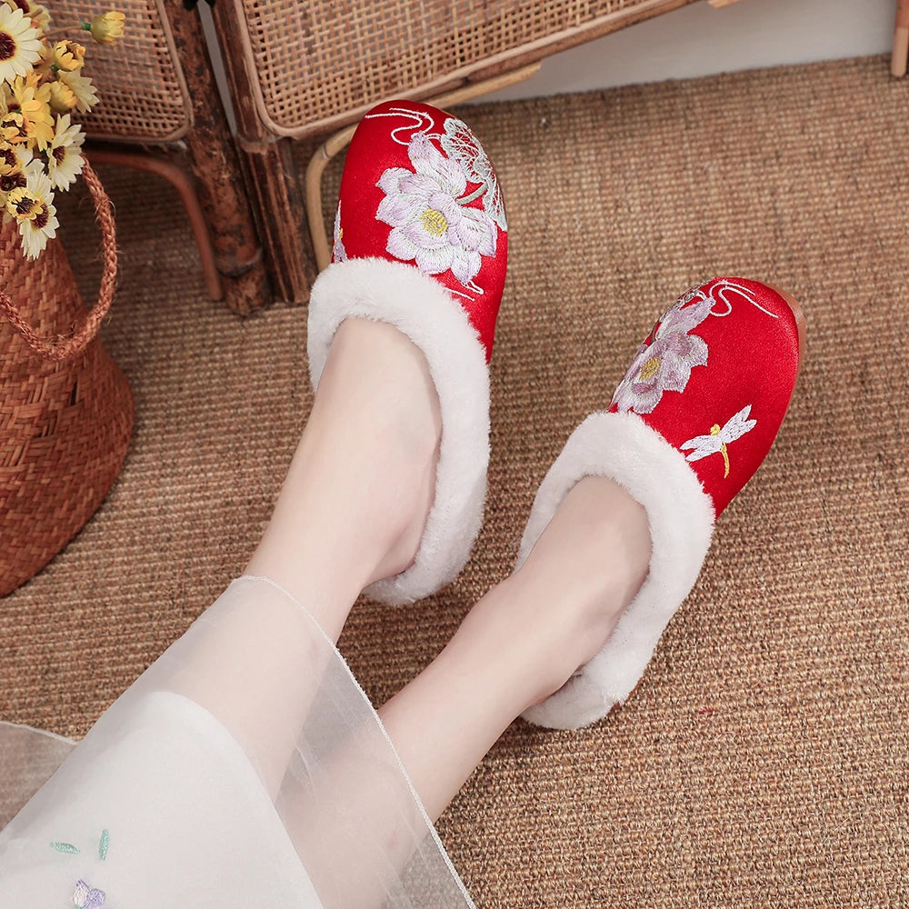 Comfortable Soft Light Ladies Slippers