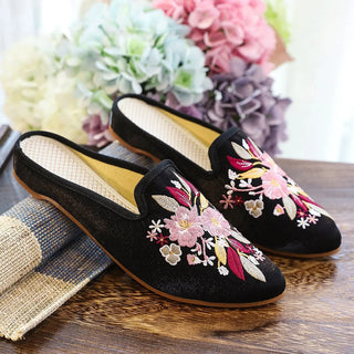 Pointed Toe Embroidered Comfortable Slippers