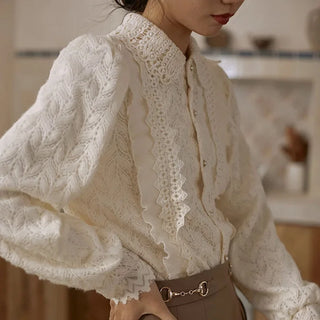 Elegante blusa vintage con bordado de encaje